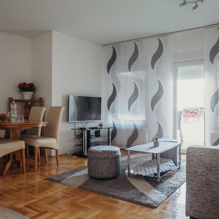 Apartman JOKA Ðakovo Bagian luar foto